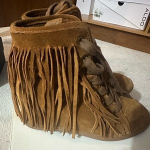 Suede wedge sneaker